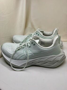 ASICS Novablast 4 Pale Mint White Women’s Size 9.5 Running Shoes